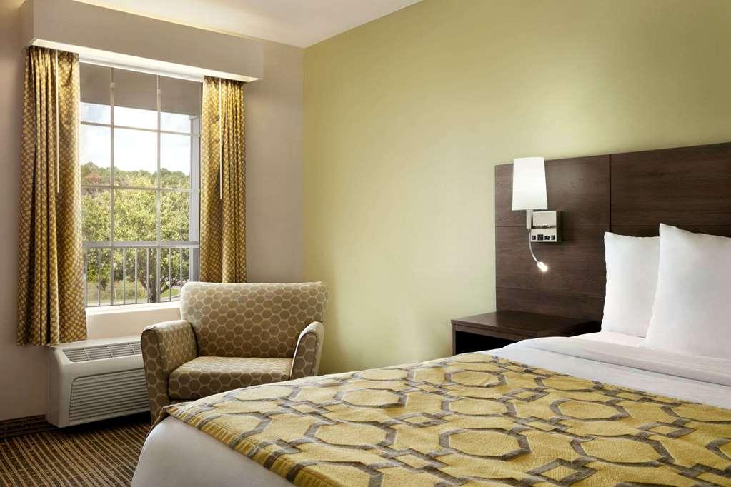 Baymont By Wyndham Kingsland Hotel Szoba fotó