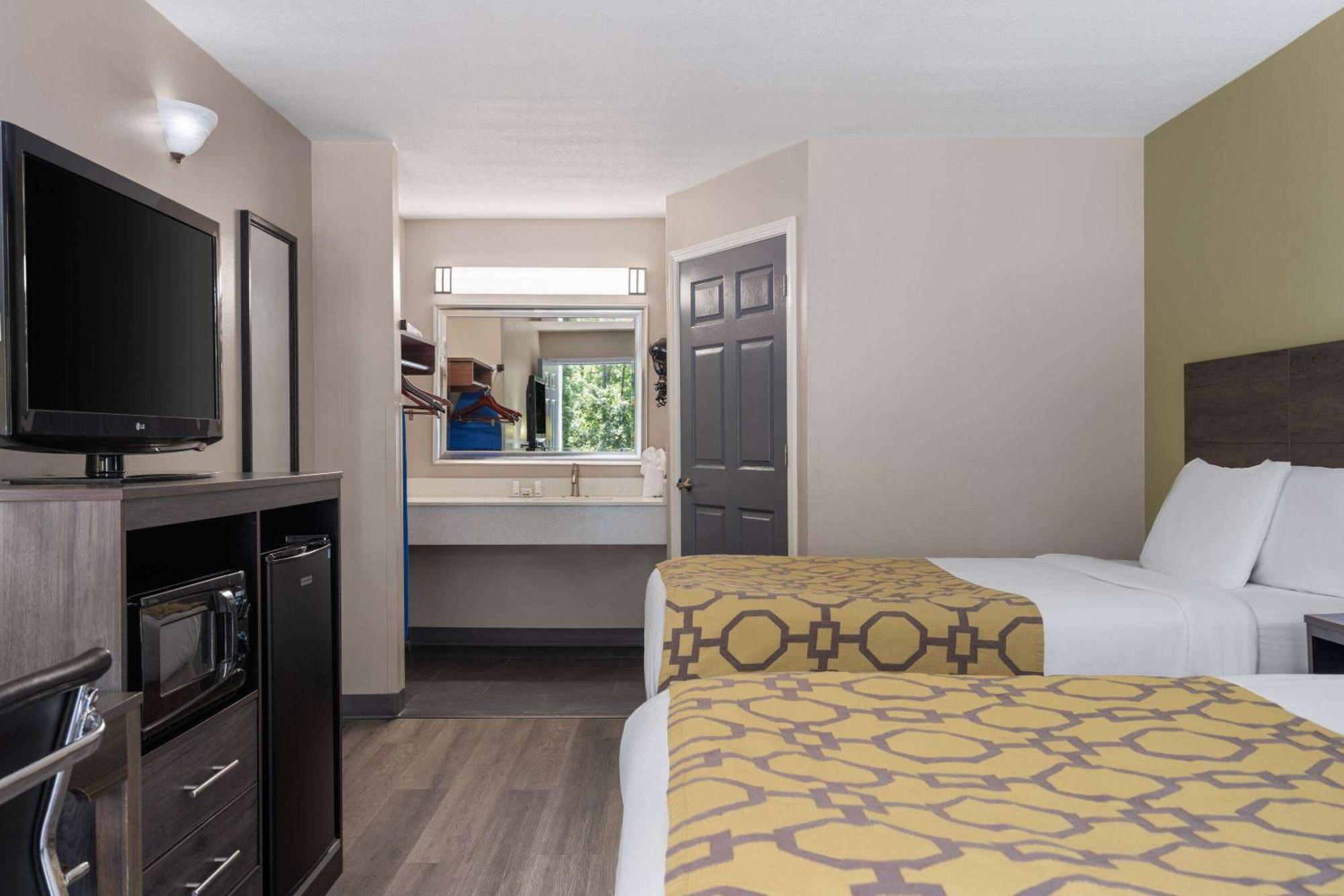 Baymont By Wyndham Kingsland Hotel Kültér fotó