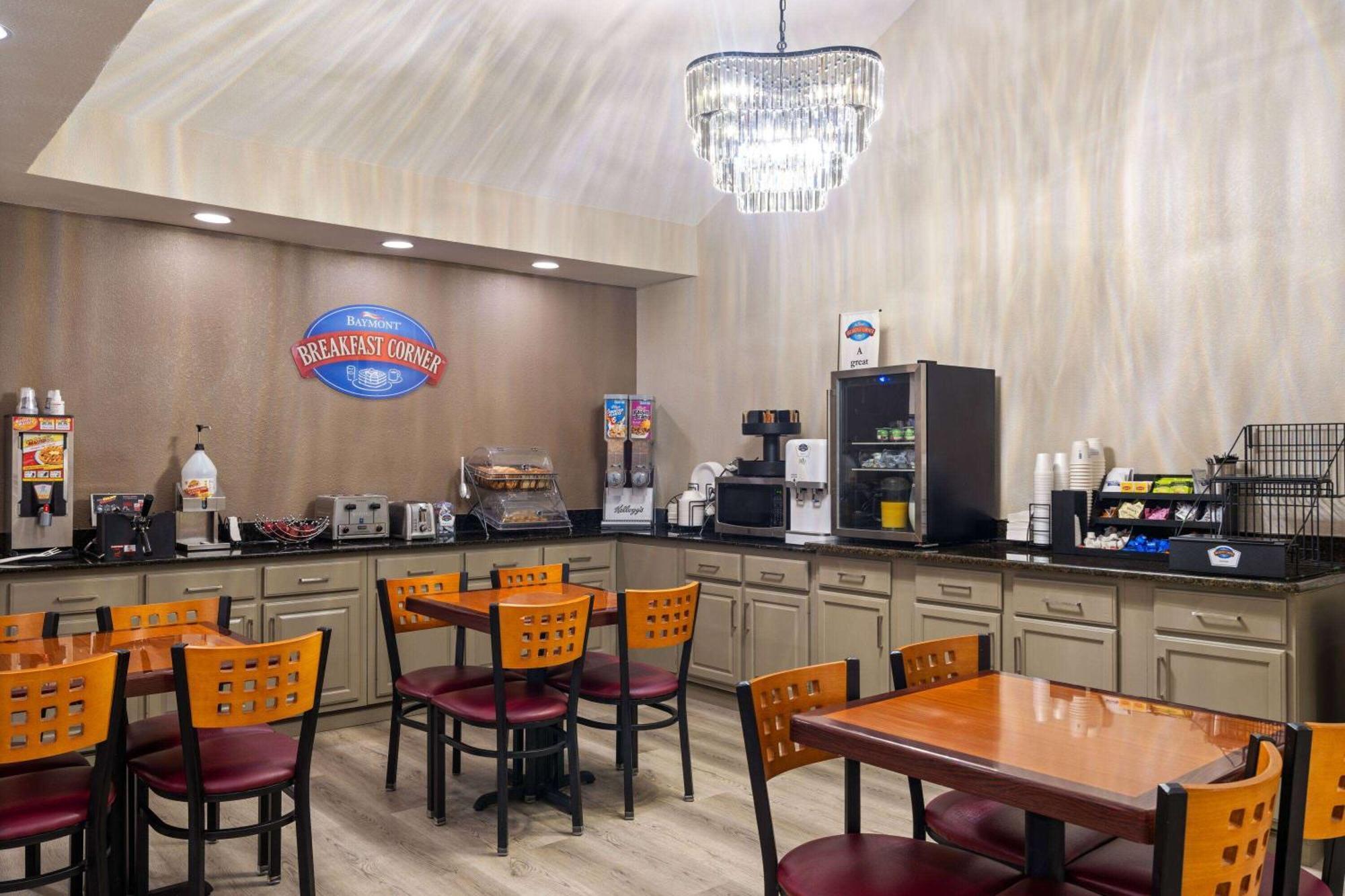Baymont By Wyndham Kingsland Hotel Kültér fotó